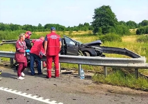 Подробности трагедии в Беларуси. Почему наши ограждения пробивают машины насквозь? Подробности трагедии в Беларуси. Почему наши ограждения пробивают машины насквозь?