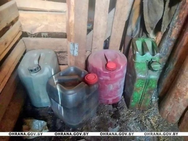 Сливают дизтопливо, воруют моторное масло и фуражную муку. Работники АПК Брестчины попадаются на хищениях Сливают дизтопливо, воруют моторное масло и фуражную муку. Работники АПК Брестчины попадаются на хищениях