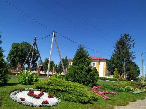 Полюбуйтесь на цветочный океан Видомли (агрогородок в Брестской области) Полюбуйтесь на цветочный океан Видомли (агрогородок в Брестской области)
