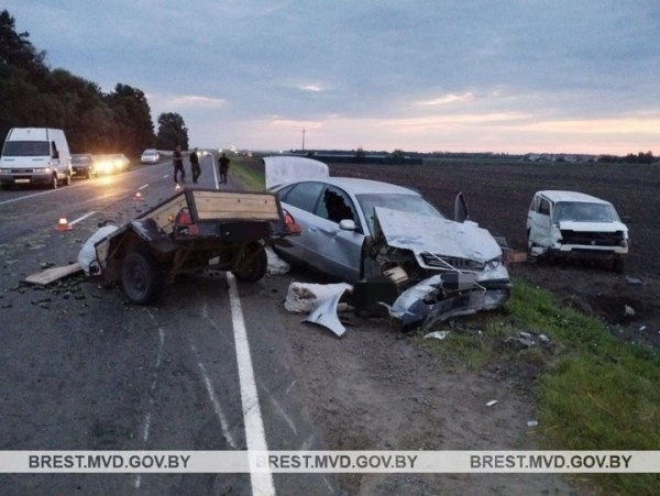 Лобовое столкновение в Столинском районе, есть пострадавшие Лобовое столкновение в Столинском районе, есть пострадавшие