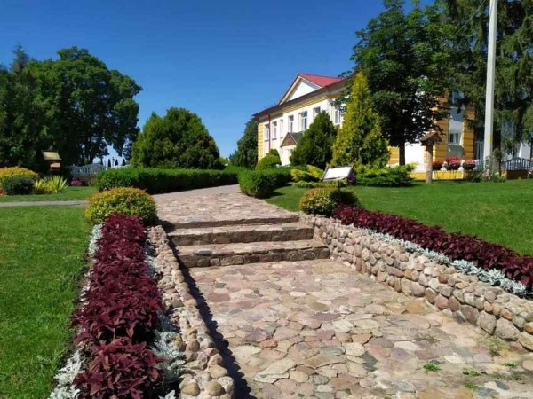 Полюбуйтесь на цветочный океан Видомли (агрогородок в Брестской области) Полюбуйтесь на цветочный океан Видомли (агрогородок в Брестской области)