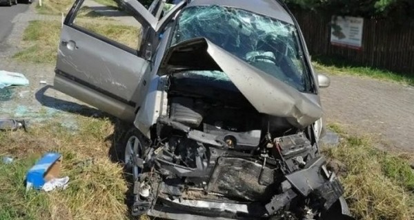 Возле пункта пропуска «Тересполь-Брест» белорус перевернулся на машине Возле пункта пропуска «Тересполь-Брест» белорус перевернулся на машине