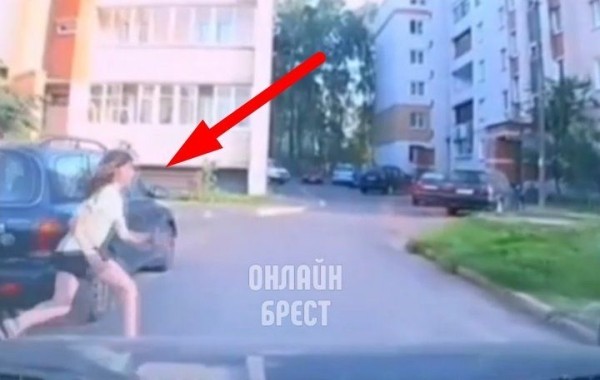 Читатель: Девочка выбежала из-за машины. Брест, ул. Красногвардейская.
Читатель: Девочка выбежала из-за машины. Брест, ул. Красногвардейская.