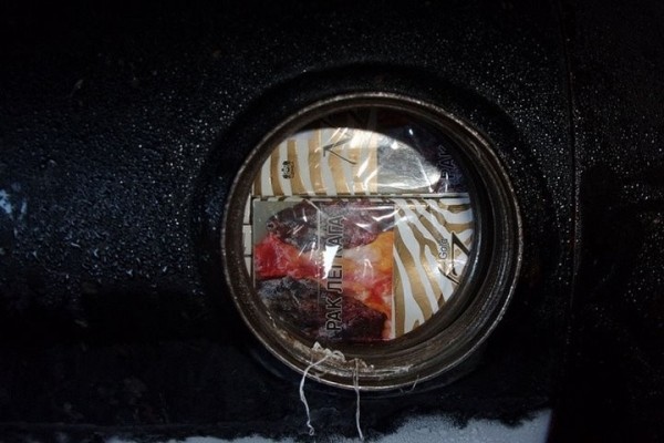 Водитель VW Touran хотел провезти в газовых баллонах сигареты на 5800 евро, но не получилось Водитель VW Touran хотел провезти в газовых баллонах сигареты на 5800 евро, но не получилось