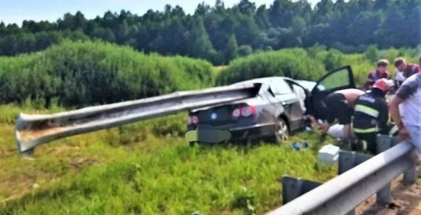 Подробности трагедии в Беларуси. Почему наши ограждения пробивают машины насквозь? Подробности трагедии в Беларуси. Почему наши ограждения пробивают машины насквозь?