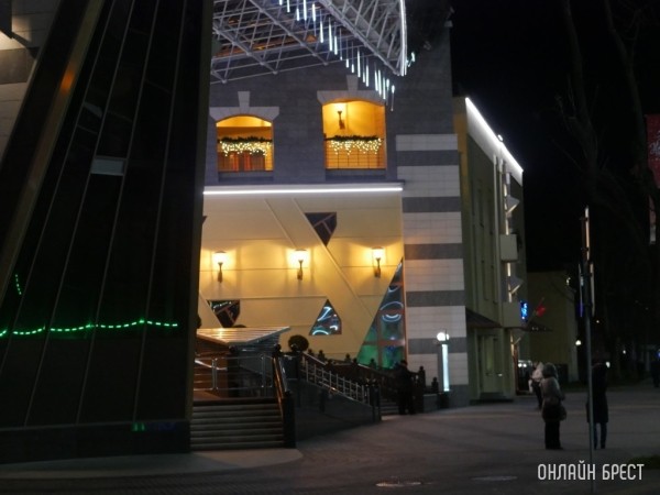 Новый сезон Брестский театр кукол планирует открыть ярким шоу и показом трех спектаклей Новый сезон Брестский театр кукол планирует открыть ярким шоу и показом трех спектаклей