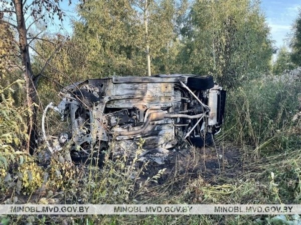 В Беларуси подростки катались на BMW. Поездка закончилась печально В Беларуси подростки катались на BMW. Поездка закончилась печально
