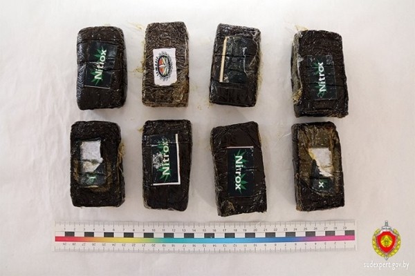 На границе в Бресте изъята крупная партия наркотиков (186 свертков с гашишем) На границе в Бресте изъята крупная партия наркотиков (186 свертков с гашишем)