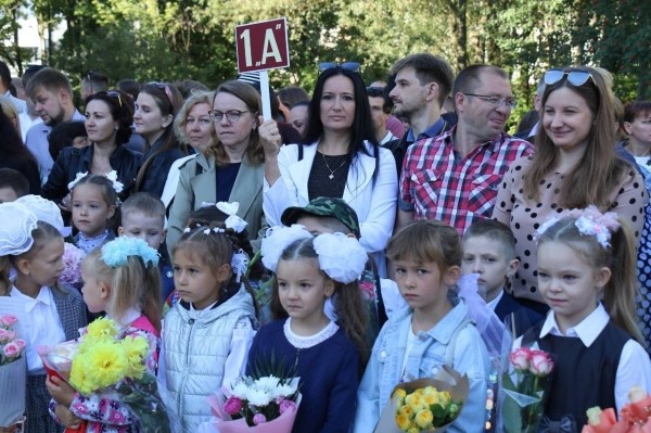 Самые популярные элементы школьной формы в Беларуси назвал министр Самые популярные элементы школьной формы в Беларуси назвал министр