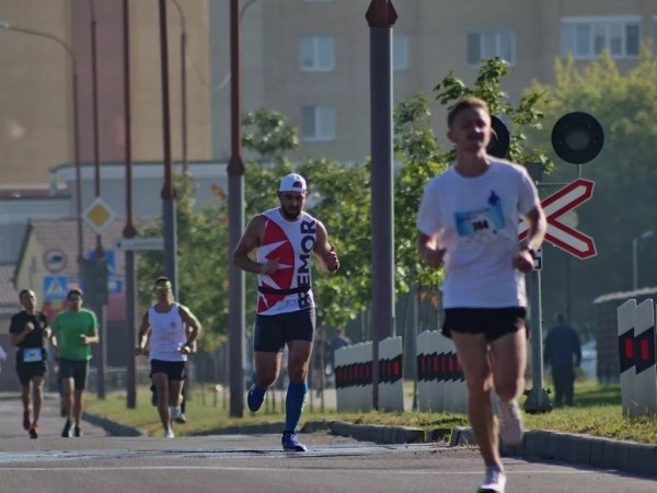 Около 400 человек вышли на старт Брестского полумарафона Около 400 человек вышли на старт Брестского полумарафона