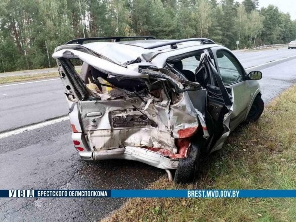 Жесткое попутное ДТП на М1 в Брестской области Жесткое попутное ДТП на М1 в Брестской области