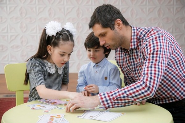 Водить ли детей в платные кружки и студии? За что мы платим? Водить ли детей в платные кружки и студии? За что мы платим?