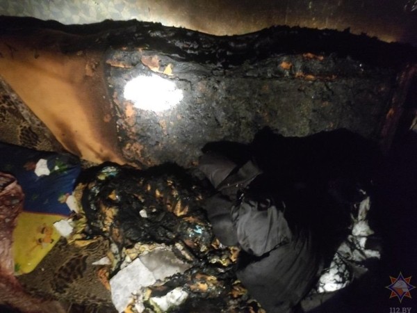 Вероятно, из-за зарядки к мобильнику. В Гродно ранним утром горела комната в общежитии