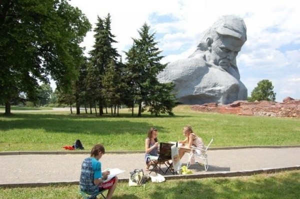 В мемориальном комплексе «Брестская крепость-герой» пройдет выставка детского рисунка В мемориальном комплексе «Брестская крепость-герой» пройдет выставка детского рисунка