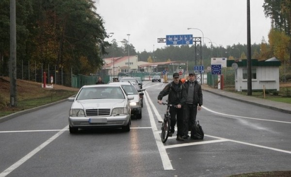 Беспошлинный ввоз товаров на 1000 евро продлили на полгода Беспошлинный ввоз товаров на 1000 евро продлили на полгода