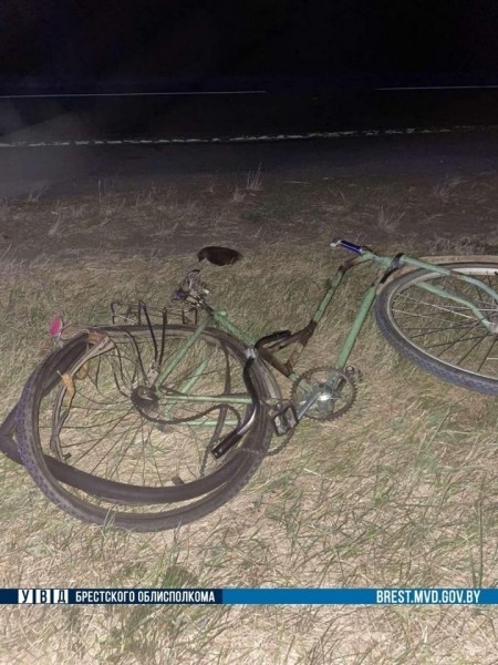 Водитель легковушки и велосипедист пострадали в аварии в Березовском районе Водитель легковушки и велосипедист пострадали в аварии в Березовском районе