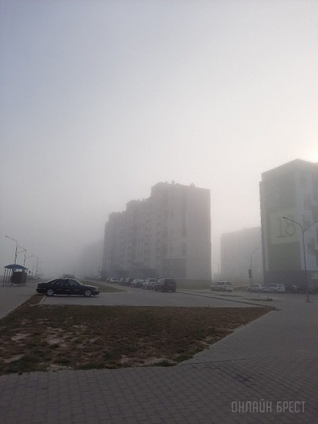 Читатель: Город в тумане. Таким было сегодняшнее утро в Бресте
Читатель: Город в тумане. Таким было сегодняшнее утро в Бресте