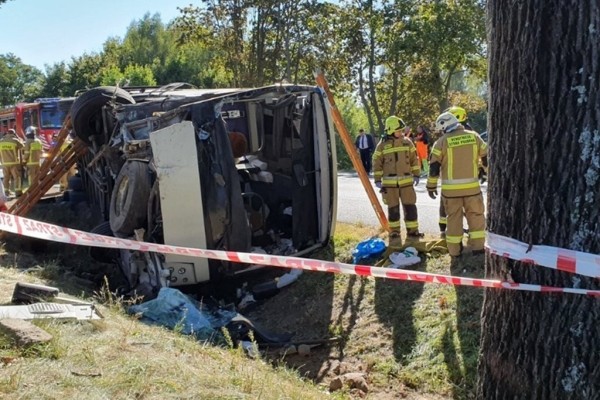 В Польше перевернулся автобус из Беларуси В Польше перевернулся автобус из Беларуси