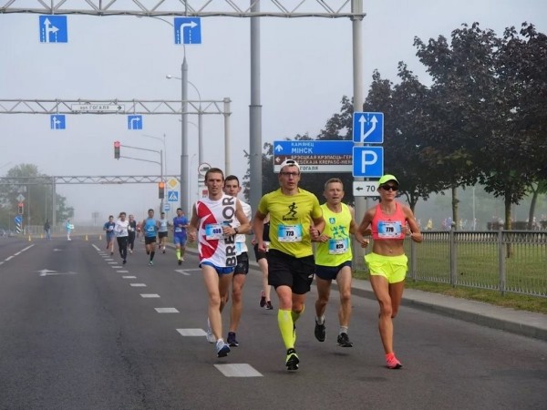 Около 400 человек вышли на старт Брестского полумарафона Около 400 человек вышли на старт Брестского полумарафона