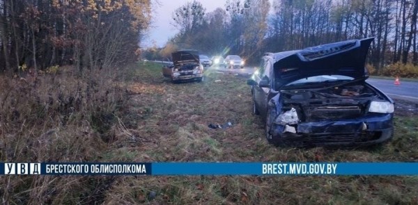 В Брестской области произошло лобовое столкновение со смертельным исходом В Брестской области произошло лобовое столкновение со смертельным исходом