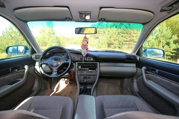 «Дедушка никого к машине не подпускал». История Audi A6 (С4), которая в семье белорусов уже 15 лет «Дедушка никого к машине не подпускал». История Audi A6 (С4), которая в семье белорусов уже 15 лет