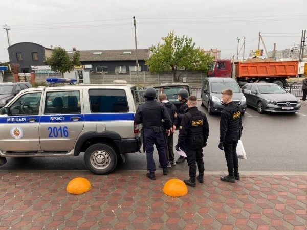 В Бресте правоохранители провели профилактическую акцию «Трезвый двор»