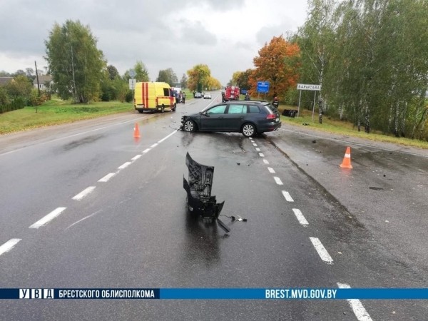 Под Кобрином перевернулся автомобиль. Как это произошло Под Кобрином перевернулся автомобиль. Как это произошло