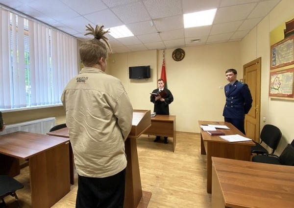 Призывники получили 3 месяца ареста и крупный штраф за уклонение от воинской службы Призывники получили 3 месяца ареста и крупный штраф за уклонение от воинской службы