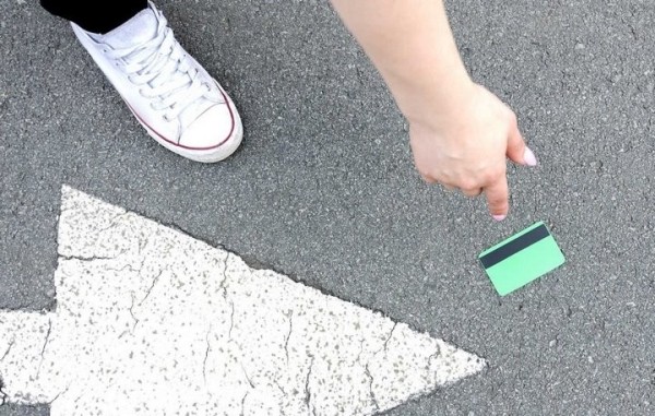 20-летние жительницы Бреста нашли банковскую карту. Что было дальше 20-летние жительницы Бреста нашли банковскую карту. Что было дальше