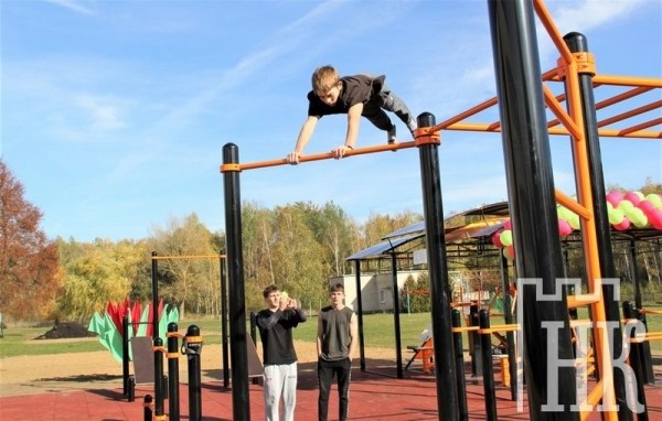 Воркаут-площадку открыли в Беловежском