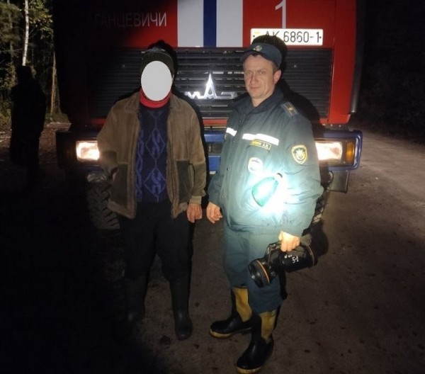 В Брестской области мужчина пошел собирать клюкву и не смог выйти из болота В Брестской области мужчина пошел собирать клюкву и не смог выйти из болота