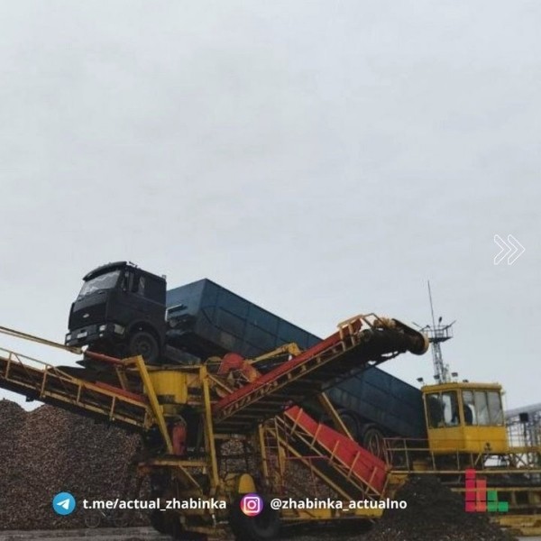 В Жабинке заготовили уже более 600 тысяч тонн сахарной свеклы В Жабинке заготовили уже более 600 тысяч тонн сахарной свеклы