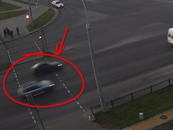 Появилось видео, как в Бресте на перекрёстке улиц Колесника - Краснознаменная столкнулись автомобили
Появилось видео, как в Бресте на перекрёстке улиц Колесника - Краснознаменная столкнулись автомобили