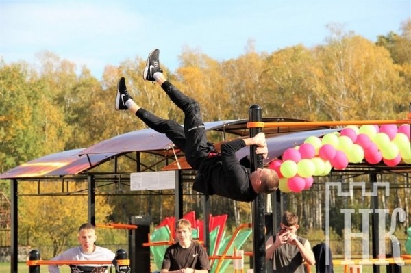 Воркаут-площадку открыли в Беловежском