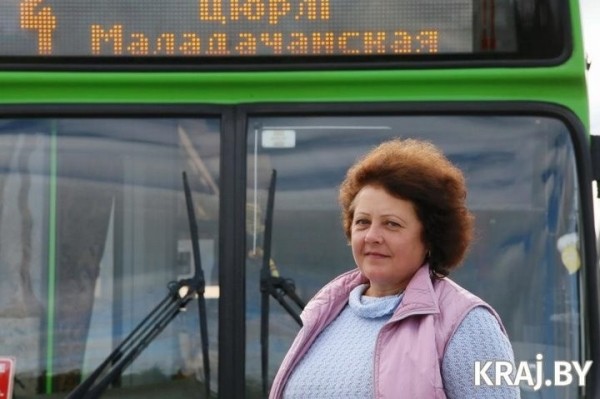 «Не дрова везу, а людей». Белоруска вышла на пенсию и стала водителем городского автобуса «Не дрова везу, а людей». Белоруска вышла на пенсию и стала водителем городского автобуса