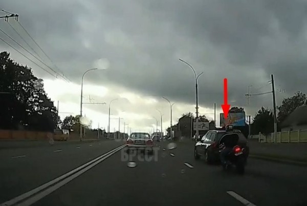 Читатель: Парниша, будь добр, сбавь обороты и смени пожалуйста немного свой стиль езды в городском потоке
Читатель: Парниша, будь добр, сбавь обороты и смени пожалуйста немного свой стиль езды в городском потоке