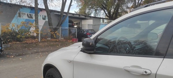 Белорус поставил BMW X6 на комиссию: «Накатали 250 км — и сломали!». Автохаус: «Клиент хочет конфликта» Белорус поставил BMW X6 на комиссию: «Накатали 250 км — и сломали!». Автохаус: «Клиент хочет конфликта»