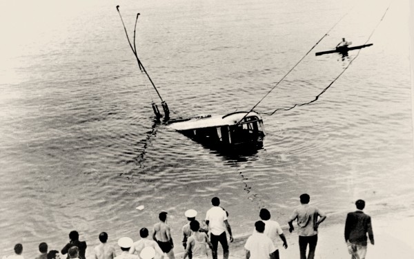 Спас людей из тонущего троллейбуса ценой карьеры. История советского пловца-супергероя Спас людей из тонущего троллейбуса ценой карьеры. История советского пловца-супергероя