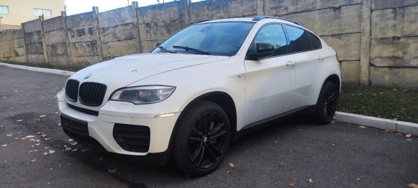 Белорус поставил BMW X6 на комиссию: «Накатали 250 км — и сломали!». Автохаус: «Клиент хочет конфликта» Белорус поставил BMW X6 на комиссию: «Накатали 250 км — и сломали!». Автохаус: «Клиент хочет конфликта»