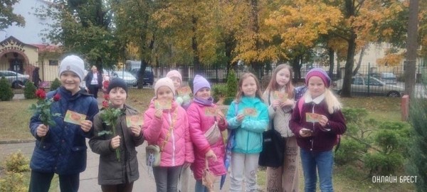 Акция «Осенний день для добрых дел» прошла в ГУО «Начальная школа №9 г. Бреста»
Акция «Осенний день для добрых дел» прошла в ГУО «Начальная школа №9 г. Бреста»