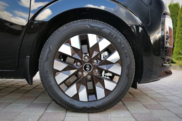 «Растаможка – 25 000 евро!» Белорус привез дизельный Hyundai Staria. Что за он? «Растаможка – 25 000 евро!» Белорус привез дизельный Hyundai Staria. Что за он?