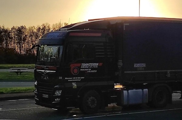 Наташа рулит. Откровения дальнобойщицы из Беларуси о буднях «неженской» профессии Наташа рулит. Откровения дальнобойщицы из Беларуси о буднях «неженской» профессии