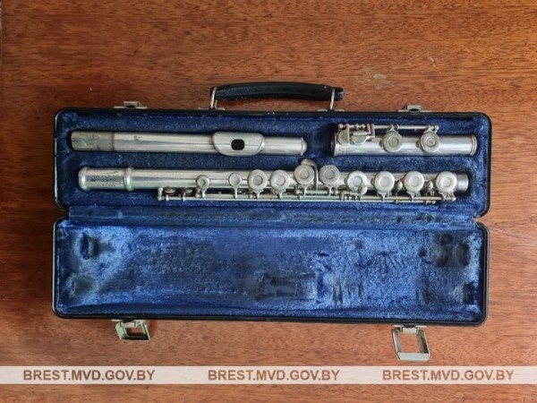 Мужчина нашел флейту на остановке и попал под уголовную статью. Случай в Брестской области Мужчина нашел флейту на остановке и попал под уголовную статью. Случай в Брестской области