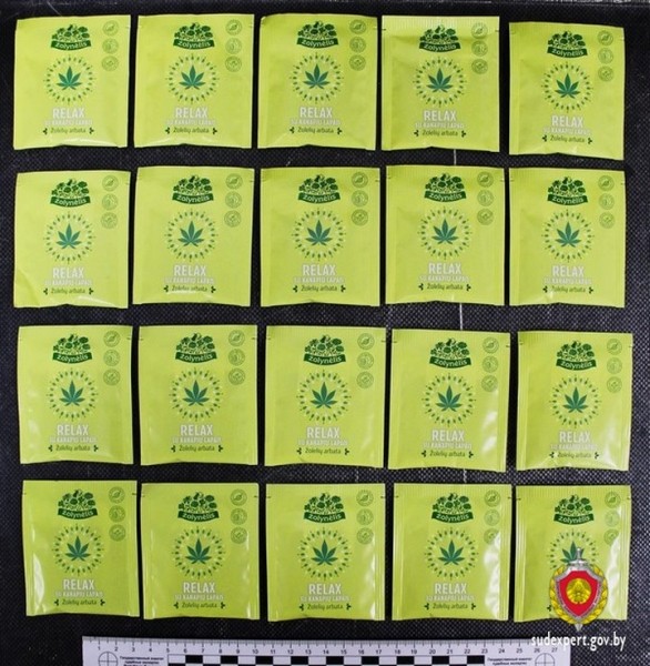 Белорус вез через границу чай Relax. Оказалось, сувениры с листиком конопли таможня изымает Белорус вез через границу чай Relax. Оказалось, сувениры с листиком конопли таможня изымает