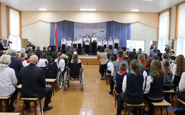 Матери погибших летчиков-героев приехали на вечер их памяти в Барановичи Матери погибших летчиков-героев приехали на вечер их памяти в Барановичи