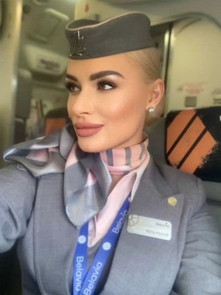 Стюардесса из Беларуси рассказала о несуществующем графике, страхе высоты у коллег и об отпускных рейсах Стюардесса из Беларуси рассказала о несуществующем графике, страхе высоты у коллег и об отпускных рейсах