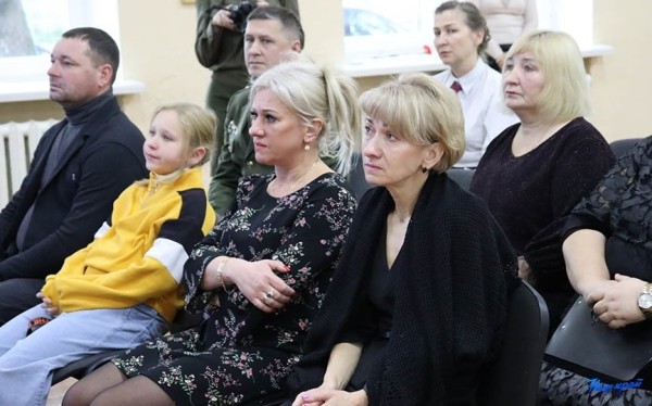 Матери погибших летчиков-героев приехали на вечер их памяти в Барановичи Матери погибших летчиков-героев приехали на вечер их памяти в Барановичи