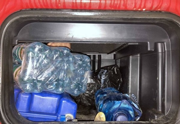 Водитель фуры намеревался спрятать от брестских таможенников автомобильный генератор и хоккейные клюшки