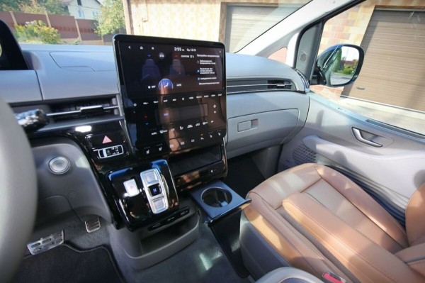 «Растаможка – 25 000 евро!» Белорус привез дизельный Hyundai Staria. Что за он? «Растаможка – 25 000 евро!» Белорус привез дизельный Hyundai Staria. Что за он?