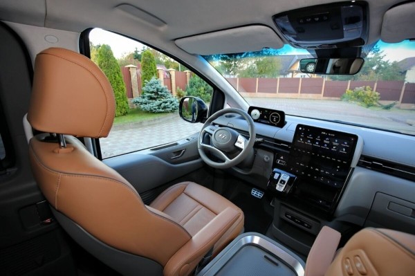 «Растаможка – 25 000 евро!» Белорус привез дизельный Hyundai Staria. Что за он? «Растаможка – 25 000 евро!» Белорус привез дизельный Hyundai Staria. Что за он?